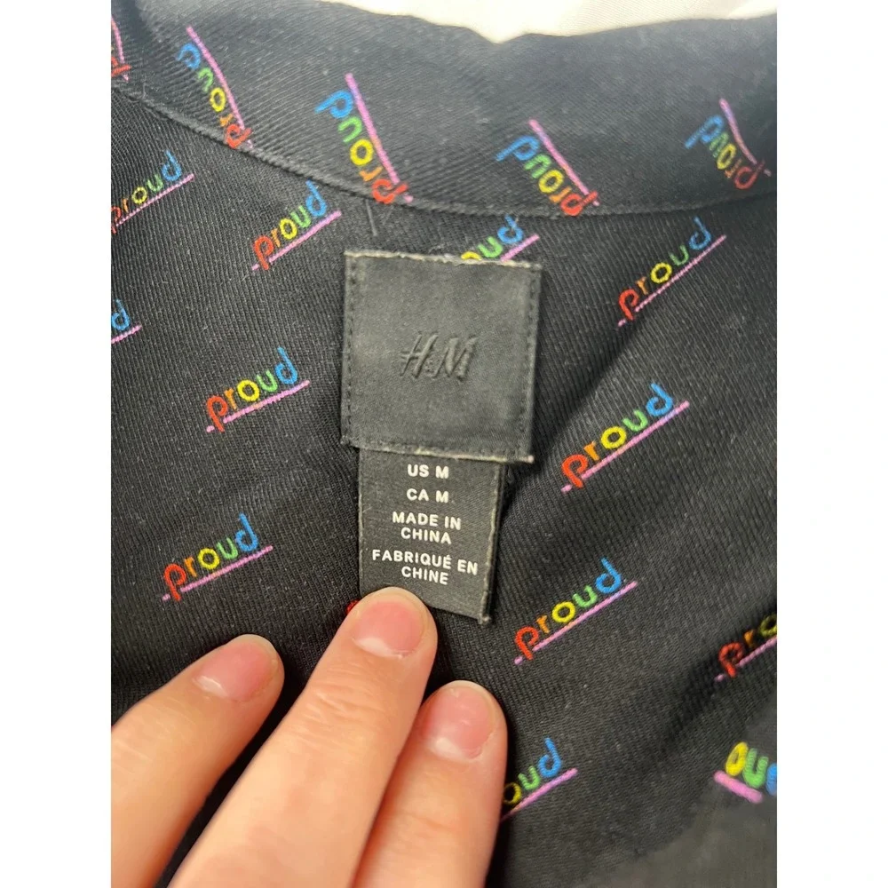 HM Mens Proud Rainbow Script Button Down Shirt Black‎ Viscose Camp Collar Medium